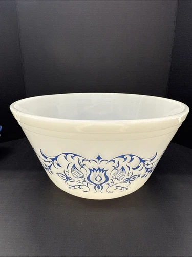 VTG Federal Milk Glass Blue Bucks County   Floral Pattern 9" Nesting Bowl EUC