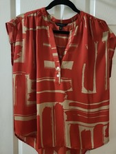 Banana Republic Women  s Red  Beige Abstract V-Neck Button Cap Sleeve Blouse M