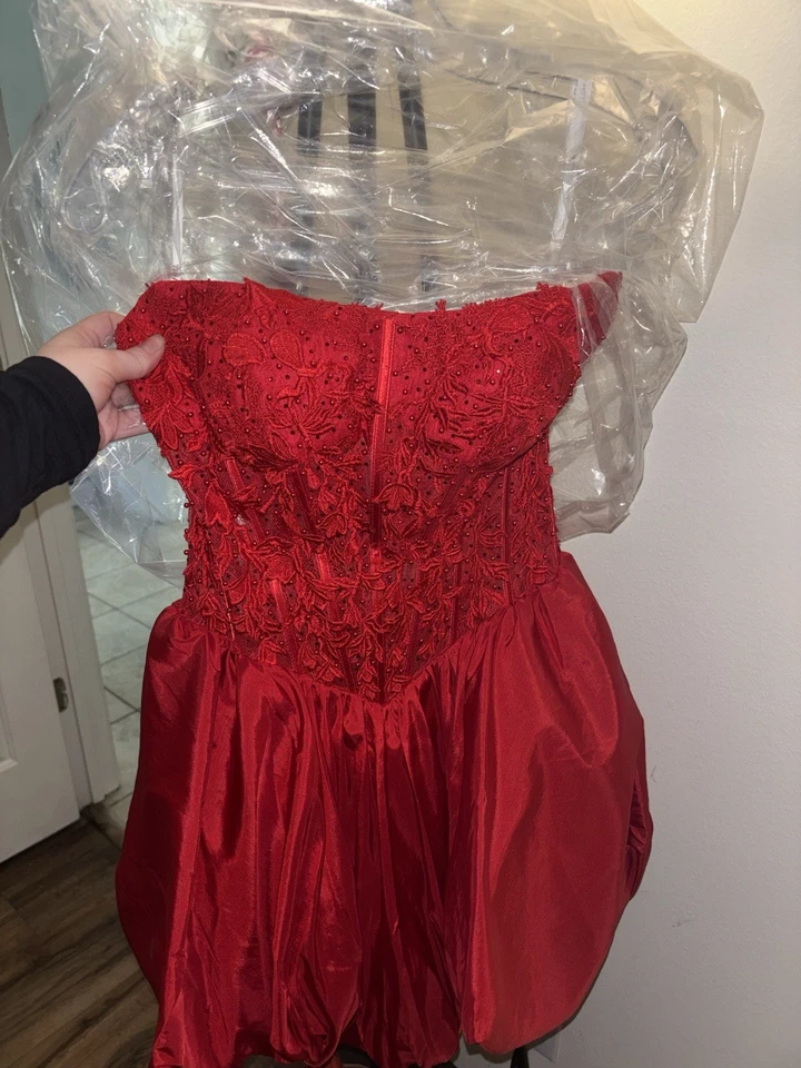 Vestido Sherri Hill Red Hoco; Novo em folha, nunca usado, tamanho 4 - Imagem 4 de 4