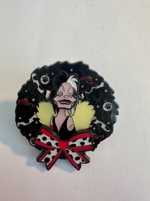 Loungefly Disney Cruella De Vil Wreath Blind Mystery Box 101 Dalmatians Pin (D5)