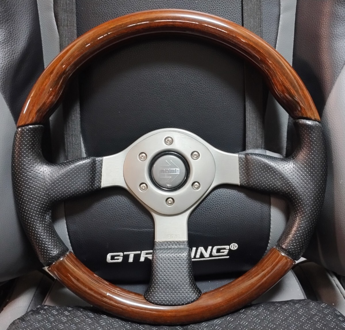 MOMO Genuine Fighter φ35 350mm Wood & Leather Steering Wheel MOMO Genuine Fighter φ35 350mm Wood & Leather Steering Wheel