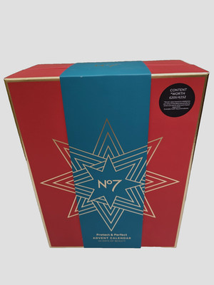 No7 Protect and Perfect Adventskalender Weihnachten 25 Days of Beauty 2023 NEU