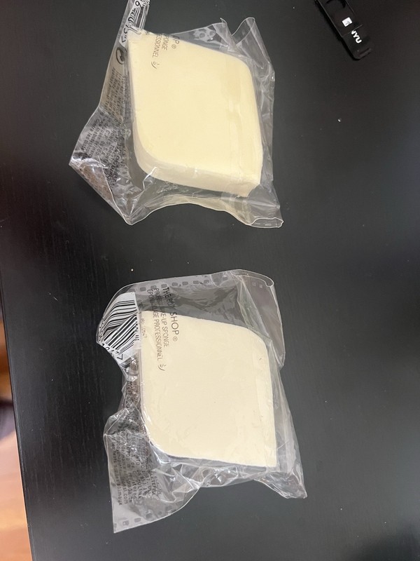 Body Shop Makeup Sponge 
