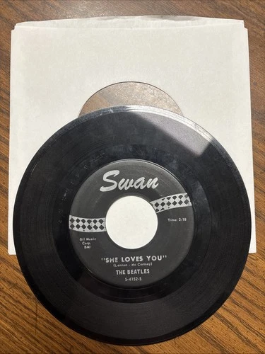 The Beatles 45 RPM Record "She Loves you"/I'll Get You S-4152-S Swan Record