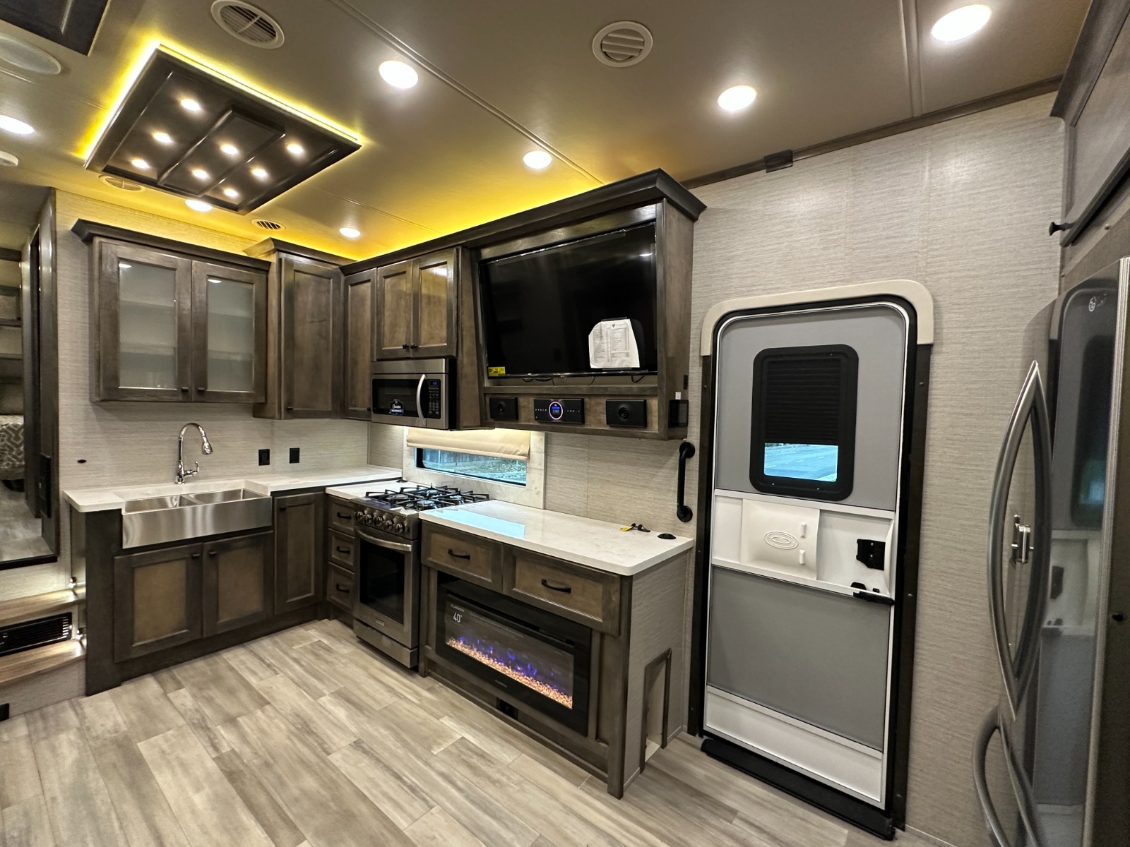2022 VANLEIGH BEACON 32RLB LUXURY FIFTH WHEEL TRAILER "TIFFIN"