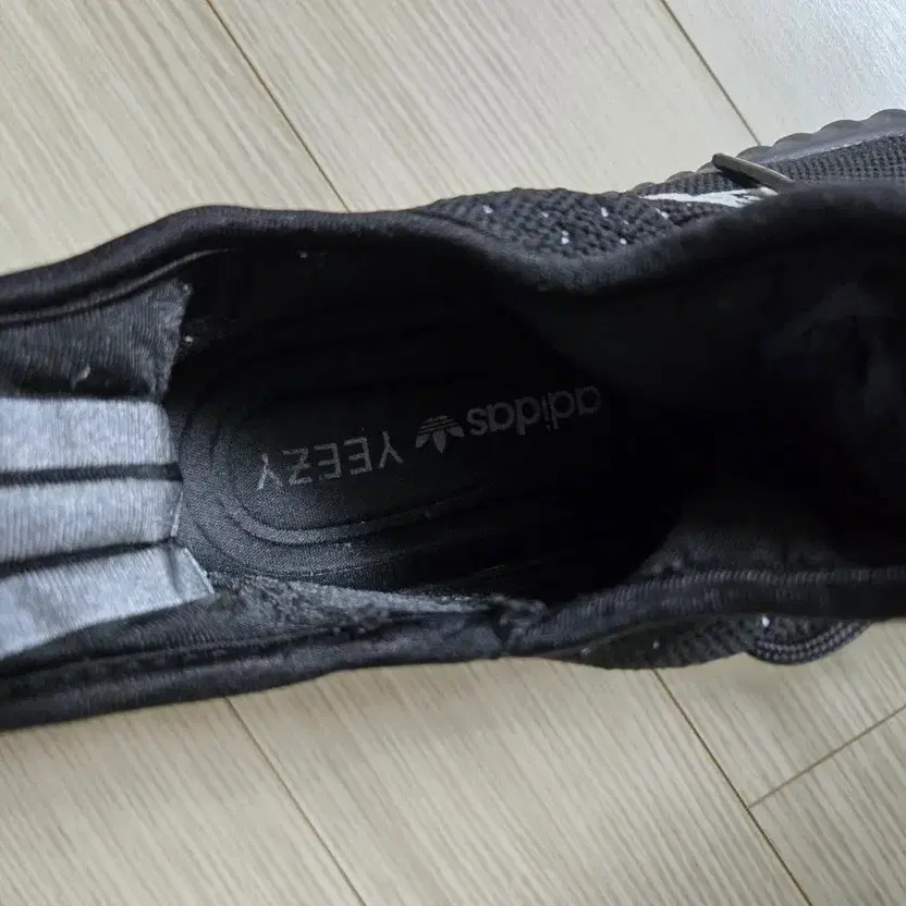 Adidas Yeezy Boost 350 V2 Black SPLY thumbnail 3