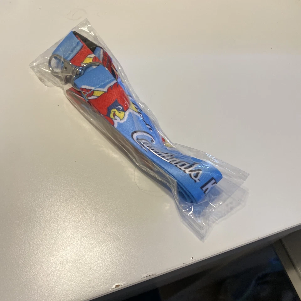 St Louis Cardinals Kid's Club Rawlings Official Member Plastic Sign & Lanyard - Image 4 of 4