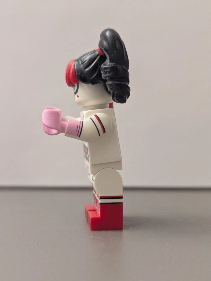 Мини-фигурка LEGO Harley Quinn DC Batman серия 1 медсестра (C) - Изображение 2 из 4