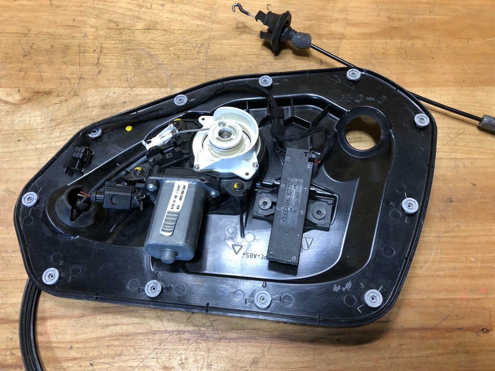 2017-2020 Bentley Bentayga Rear Left Door Actuator W/ Soft Close Motor 4M0839015