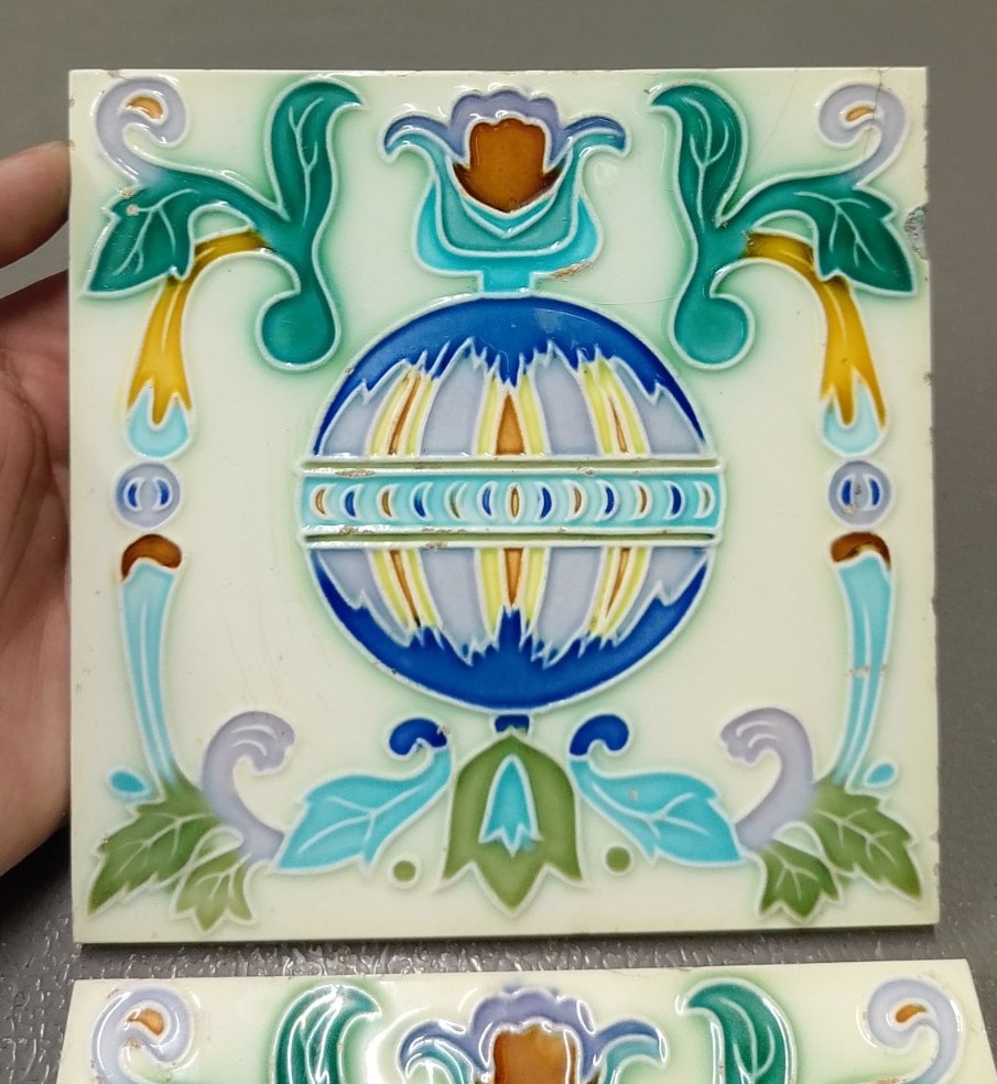 RARE VINTAGE 2 PCS BEAUTIFUL UNIQUE DESIGN DK TILES MADE IN JAPAN TILES.