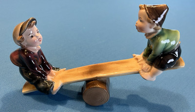 Stephan Dakon Figur - Schaukelnde Kinder - Modell 2169 - Österreich - um 1950