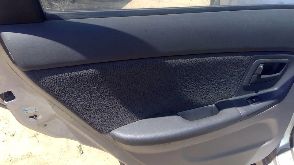 2004-2006 Kia Spectra Driver painel de acabamento interno esquerdo da porta traseira somente traseira cinza Gw - Imagem 4 de 4