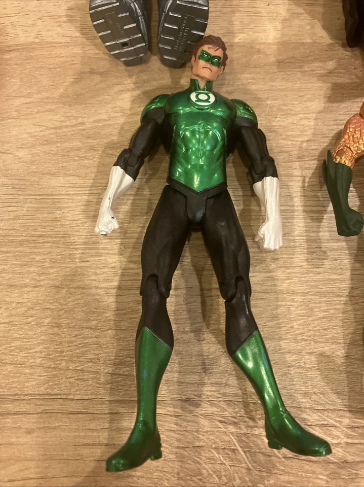 DC Direct Justice League Lot Of 4 Aquaman Wonder Woman Cyborg Green Lantern - Image 2 of 4