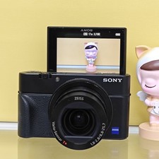 Sony Cyber-Shot DSC-RX100 IV RX100M4 20.0MP Flip Screen Digital Camera English