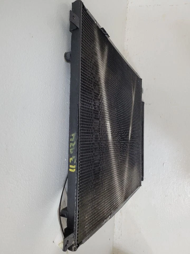 Condensador de CA Cadillac STS 2005-2011 sin refrigeración adicional 88957420 Foto 3 de 4