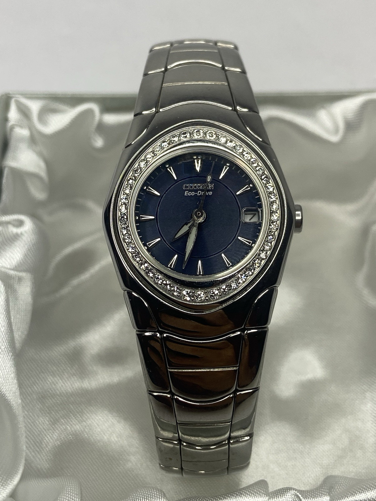 Citizen Eco-Drive Ladies Stainless Steel Watch E010-H27091 Requires Battery