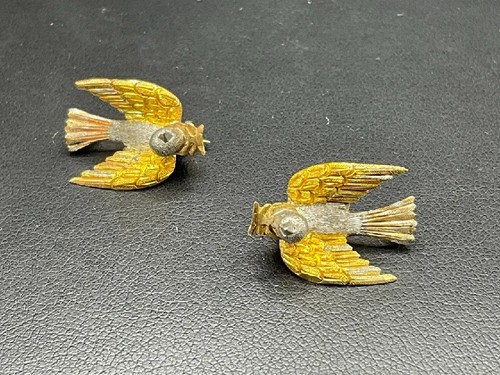 Buying 1 18K and Platinum Bird Pin