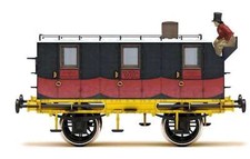 Hornby R40436 OO Scale L&MR Royal Mail Coach