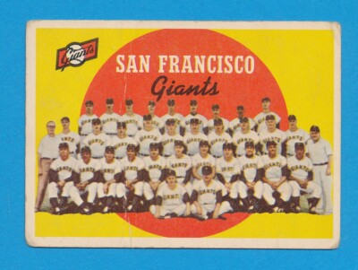 LOW GRADE SFG TEAM 1959 TOPPS #69 w/WILLIE MAYS CREASED POOR GIANTS *TPHLC-9422