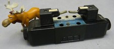 Vickers DG4V-3-33C-V-M-U-H7-60 Directional Control Valve 4-Way D03 24 V dc Coil