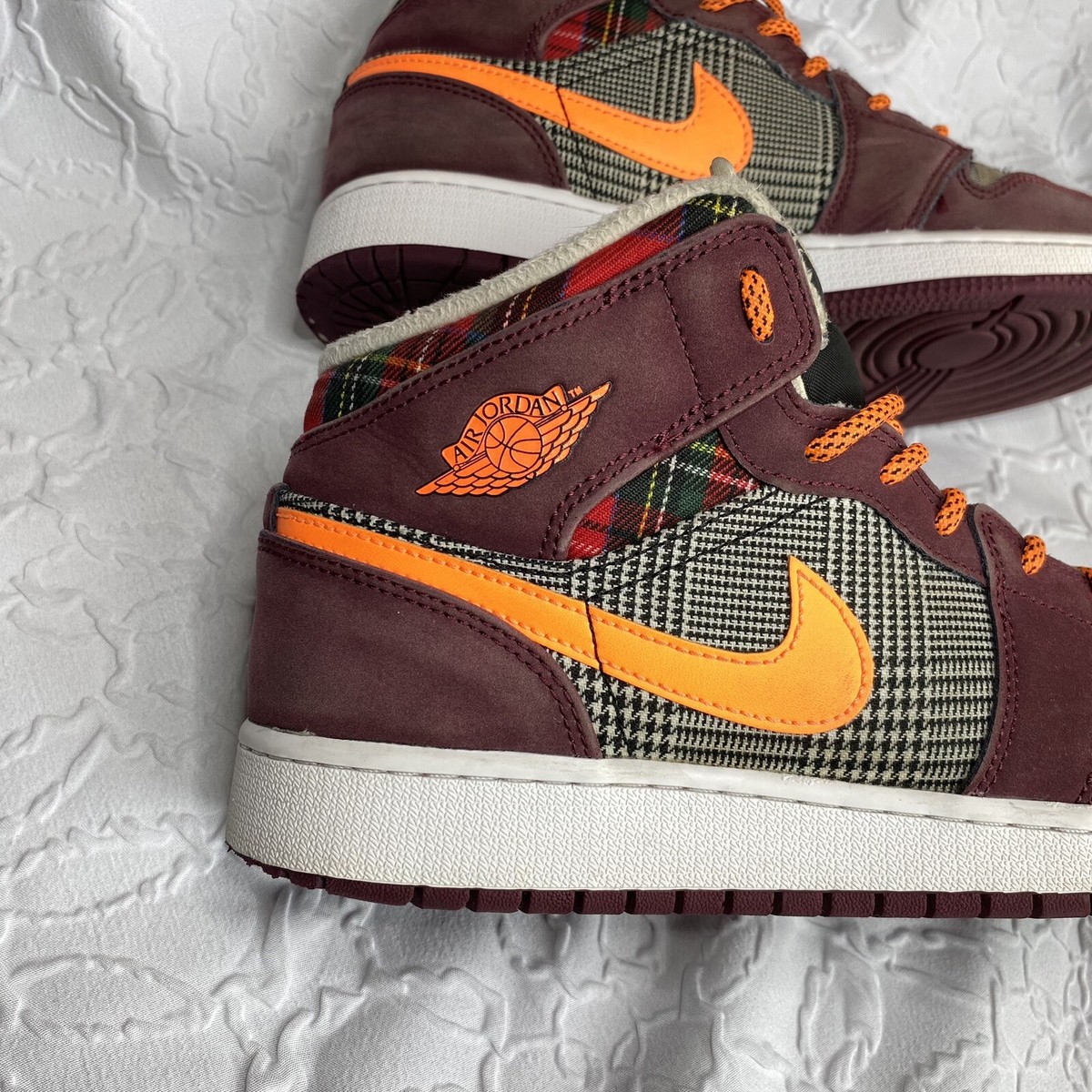 Nike Air Jordan 1 Mid SE GS Plaid Night Maroon Size 7Y, Size 8.5