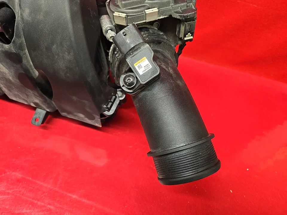 GM Chevy Buick GMC L4 2016-2022 colector de admisión superior de gasolina plenum - ¡34 k millas! Foto 4 de 4