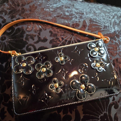 Louis Vuitton Vanity Chain Pouch Enamel Black Flower Embossed Leather Small Bag