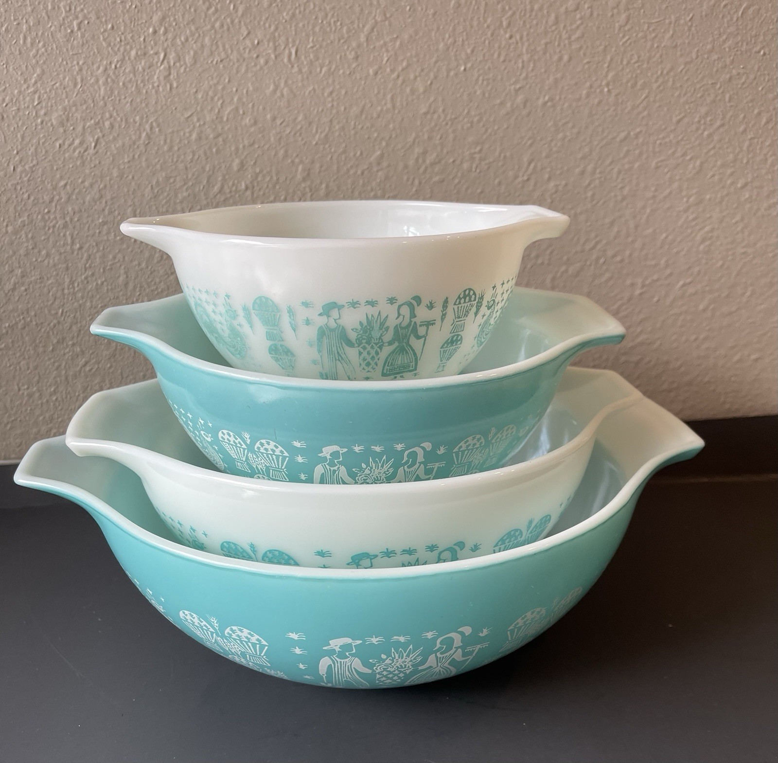Set of 4 Pyrex Amish Butterprint Cinderella Nesting/Mixing Bowls Turquoise