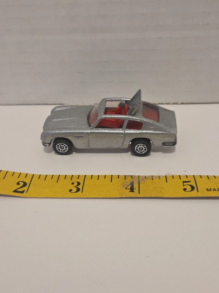 James Bond Aston Martin DB6 1979 Corgi Glidrose & Eon 007 1/64 Scale - Image 2 of 4