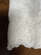 BELLA NOTTE LINENS~ OLIVIA LACE HAND TOWEL~ WHITE~NWT~DISCONTINUED! 42" X 25"