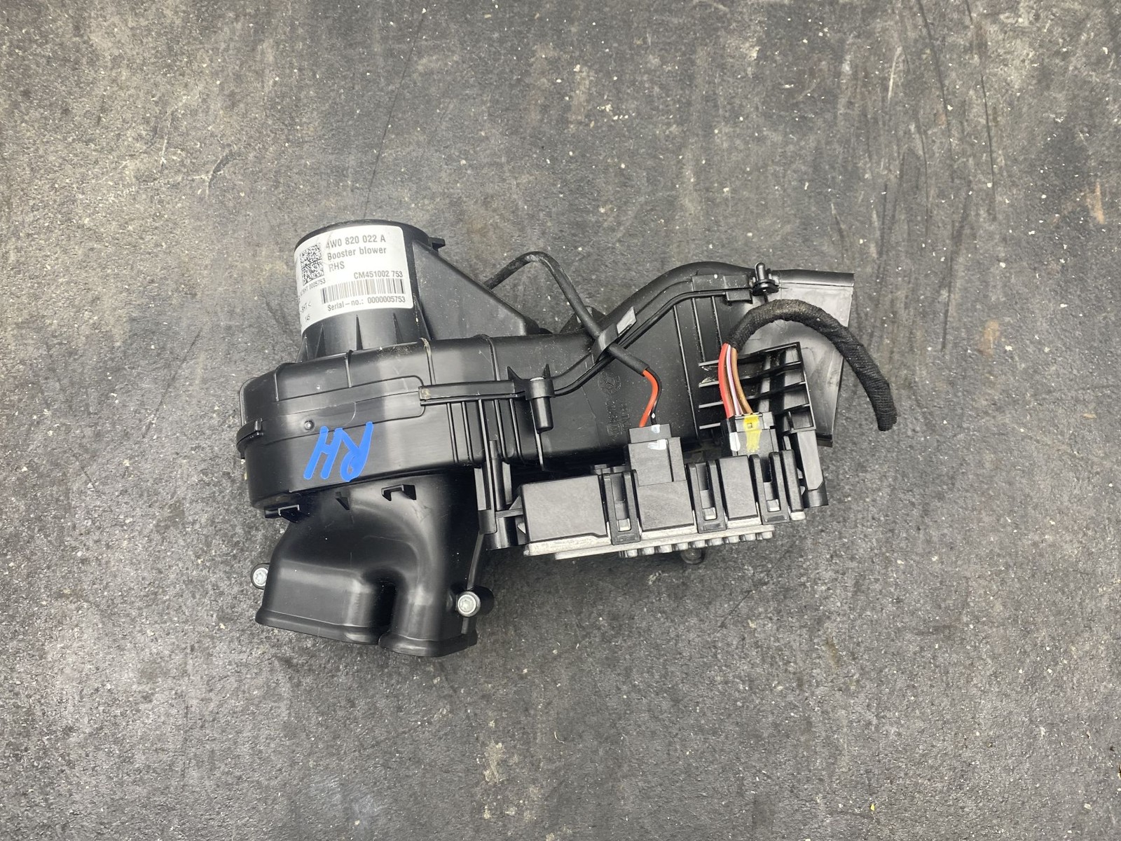 2013-2019 BENTLEY FLYING SPUR 4W 223B LEFT AIR BOOSTER BLOWER MOTOR W/ REISTOR