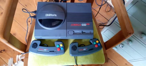 Commodore Amiga CD32 Games Console With 2 Controllers, Power Supply, in box