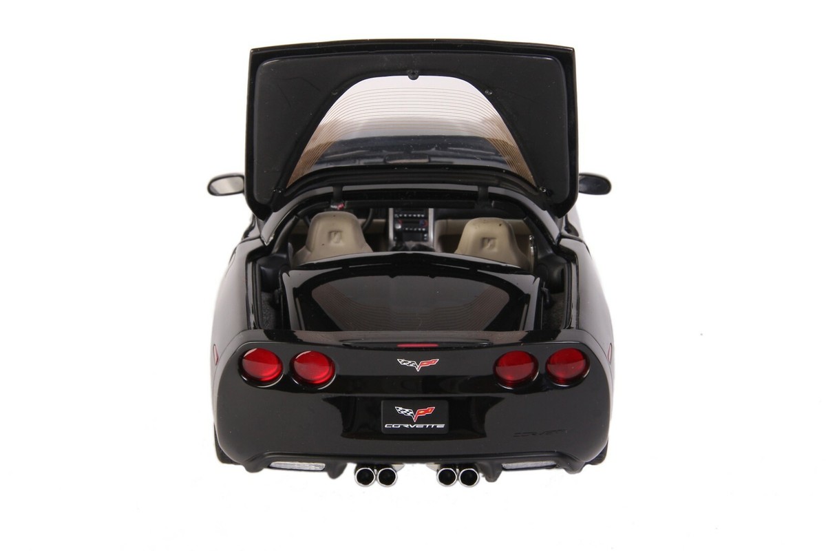 Autoart: CHEVROLET CORVETTE C6 COUPE Black LIMITED EDITION 71227