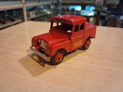 LAND ROVER MERSEY TUNNEL POLICE DINKY TOYS MADE IN ENGLAND REF 255 - Photo 1/3