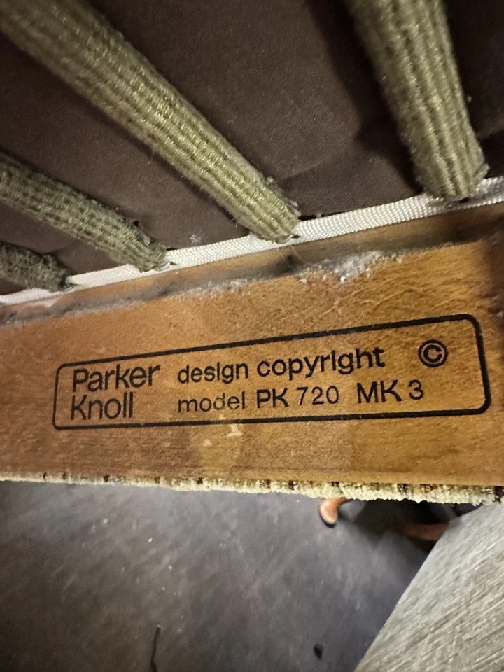 PARKER KNOLL PENHURST 3 PIECE VINTAGE ARMCHAIR X2 AND 2 SEATER WING BACK - Image 4 of 4