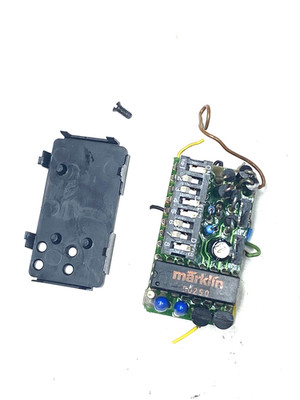 Märklin     --  50250 Digital decoder für Märklin -- 67/47