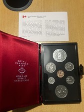 1977 Rare Royal Canadian uncirculated  Mint Set In Wallet & Box. See Photos.