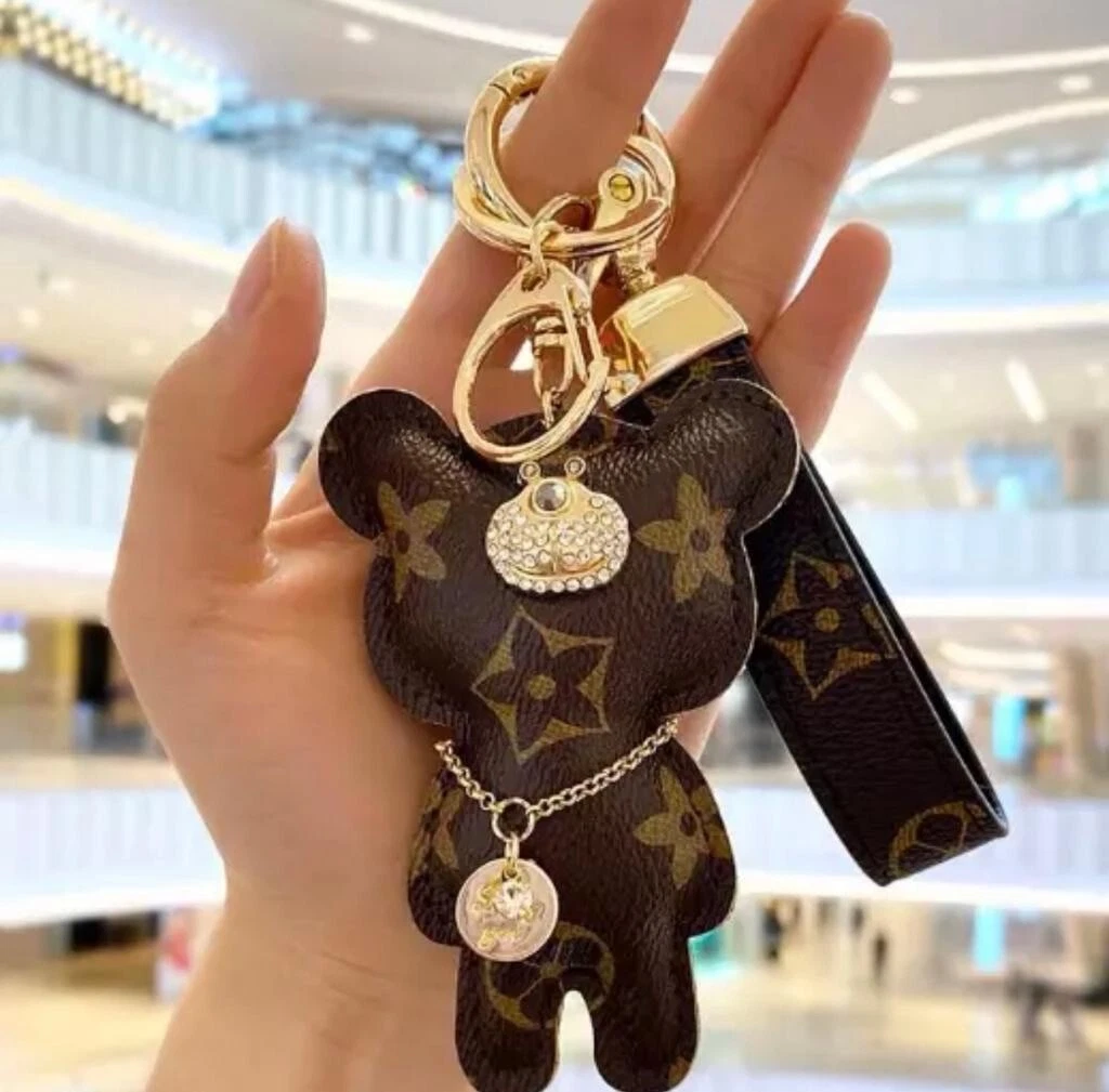 Louis vuitton bear best sale keychain