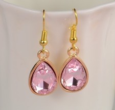  SMALL TEAR DROP GOLD TONE FACETED ACRYLIC CRYSTAL EARRINGS PARTY WEDDING