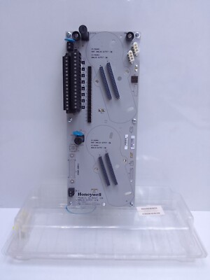 Honeywell / Pn : CC-TAOX11 / Analog Leistung Iota / Pwa : 51308353-175 / Rev: C