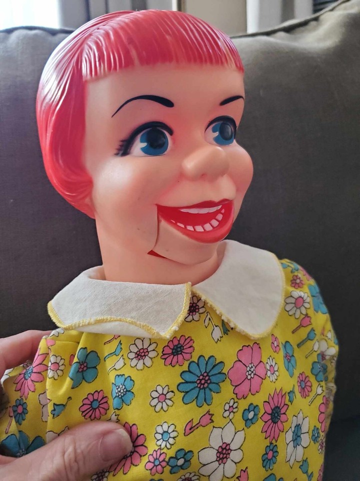 VENTRILOQUIST DUMMY GIRL TALKING DOLL VINTAGE HAYLEY O'HARA JURO NICE