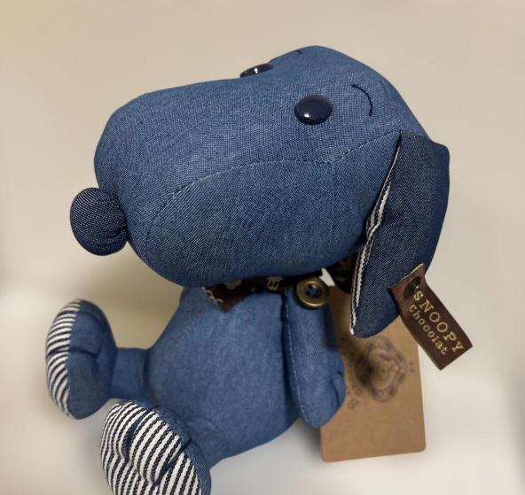 SNOOPY Denim Stuffed Toy 18.5cm Limited Edition Kurashiki Chocolate Collectible
