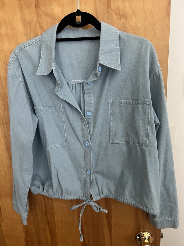 Kwoki Light Blue Women’s Cropped Denim Top/Jacket Sz Large