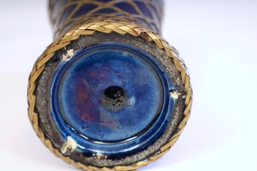 Ancien vase awaji poterie laiton bleu tissage drapeau marque four Sanpei - Photo 5/10