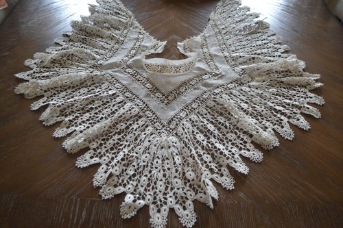 ANTIQUE 19C LACE COLLAR/CAPE/WRAP WEDDING MUSEUM WORTHY HANDMADE