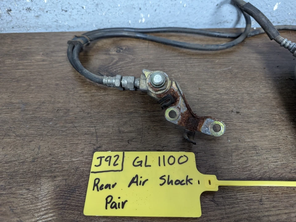 Conjunto de bobina trasera sobre amortiguador Honda Goldwing GL1100 1983 OEM Foto 3 de 4