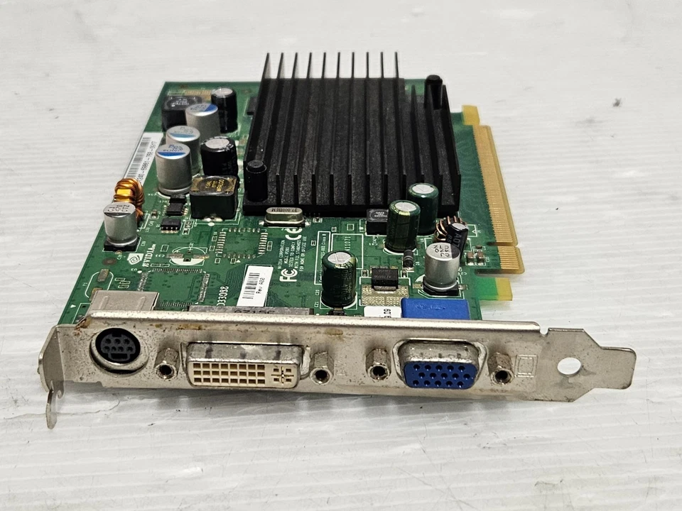 GeForce 7300 LE, 128MB DDR2, VGA, DVI, PCI-E, Dell 0DT240, WORKING CARD - Image 2 of 4