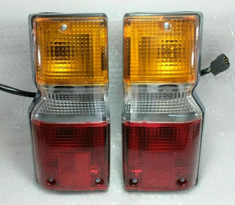 JUEGO DE LUCES TRASERAS LUZ INTERMITENTE TRASERA Par Para DAIHATSU ROCKY FEROZA BLIZZARD Foto 3 de 4