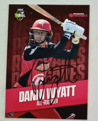 DANNI WYATT CRICKET SIGNED IN PERSON Tap n play CA TRADERS CARD GENUINE