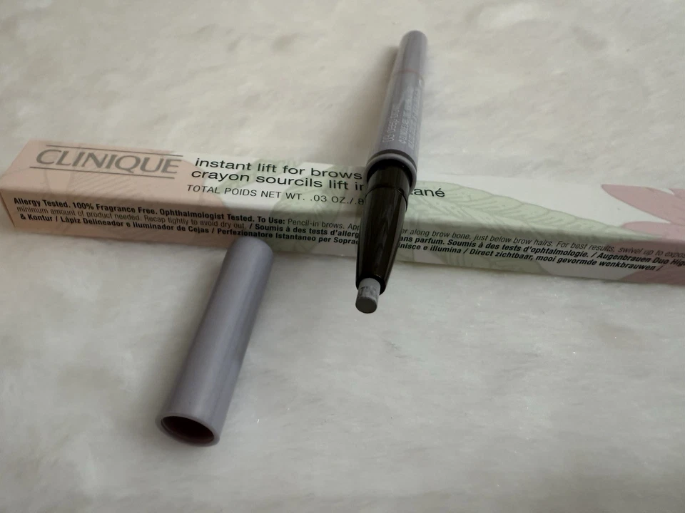 Lápiz de cejas Clinique Instant Lift for Brows - 03 marrón profundo nuevo Foto 4 de 4